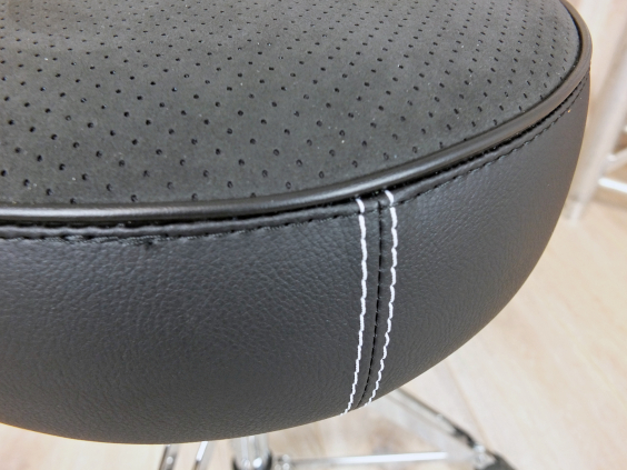 Alex Oehm Custom Hocker Detail 02