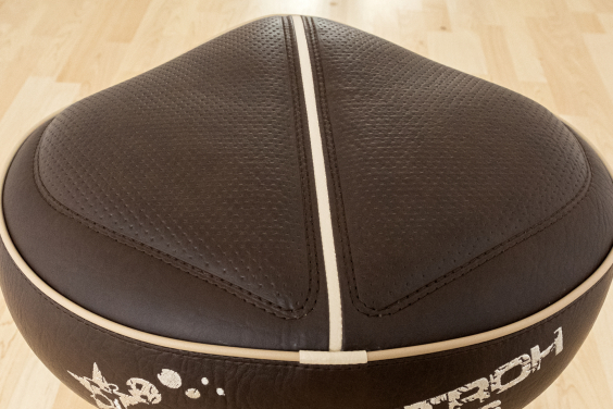 Felix Bohne Custom Throne Detail 05